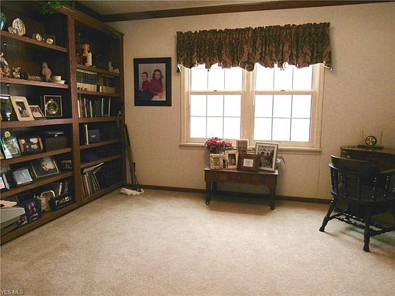 5th image of 2699 Foxwood Dr