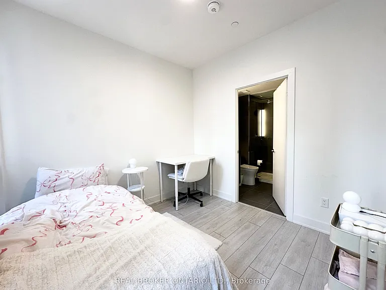 15 Mercer St #818 — Photo 15