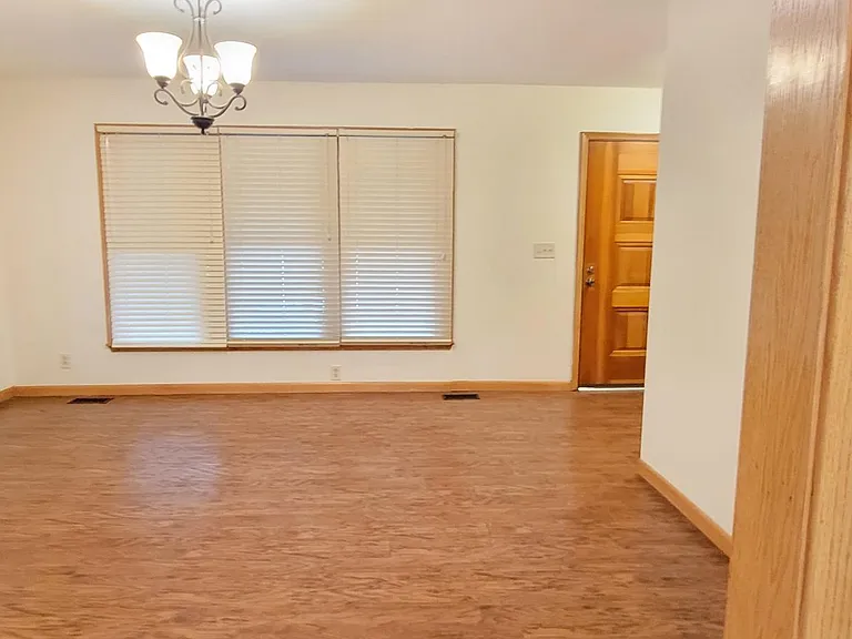 14411 W Maple St — Photo 10