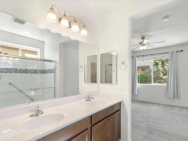 1415 Starling St — Photo 10