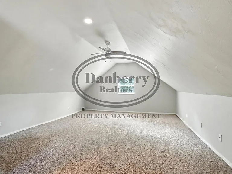 822 Searles Rd — Photo 30