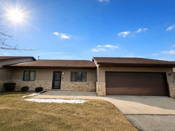 881 Amber Dr, Bad Axe, MI 48413