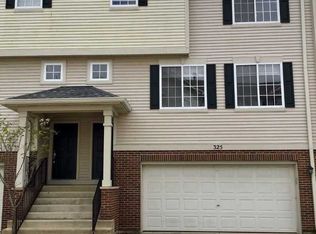 325 Evergreen Cir, Gilberts, IL 60136