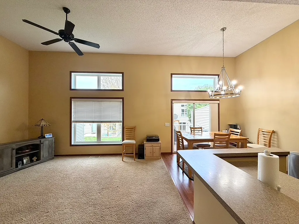 3 bed, $2,395 — Photo 2