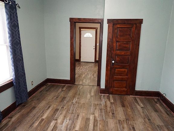 3rd image of 1550 S Fairlawn Ave
