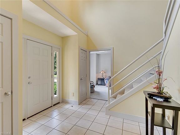 2nd image of 350 Brookpoint Cir