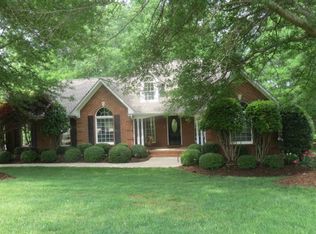 105 Silverdale Dr, Spartanburg, SC 29301