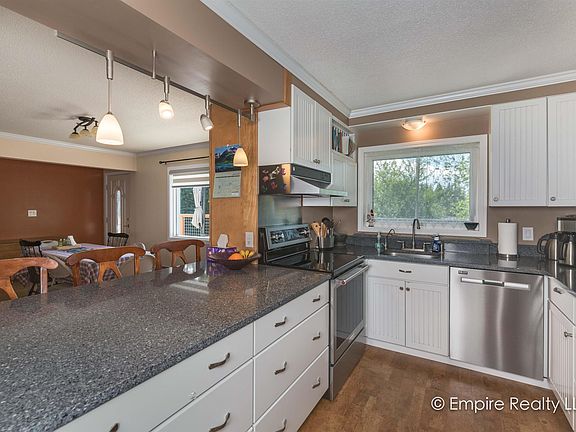 4th image of 468 Fairway Dr