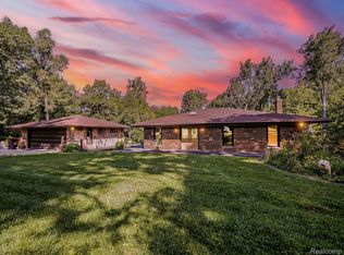 41900 Riggs Rd, Van Buren Township, MI 48111