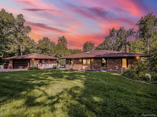 41900 Riggs Rd, Van Buren Township, MI 48111