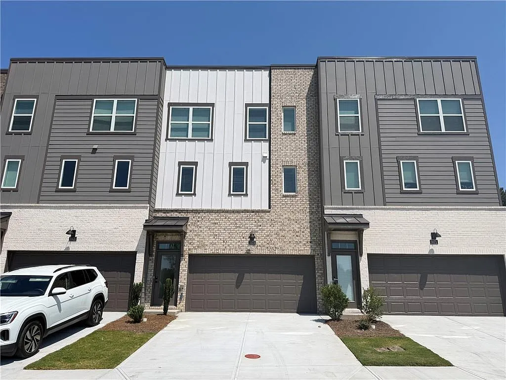 4 bed, 3.5 bath, 2314 sqft, $3,300 — Photo 1