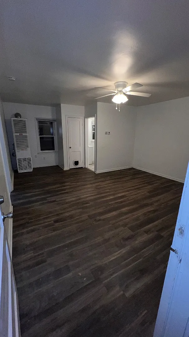 57951 Grand River Avenue - 1 — Photo 2
