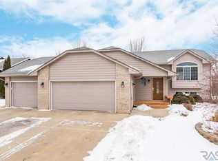 7223 W Lancaster Cir, Sioux Falls, SD 57106