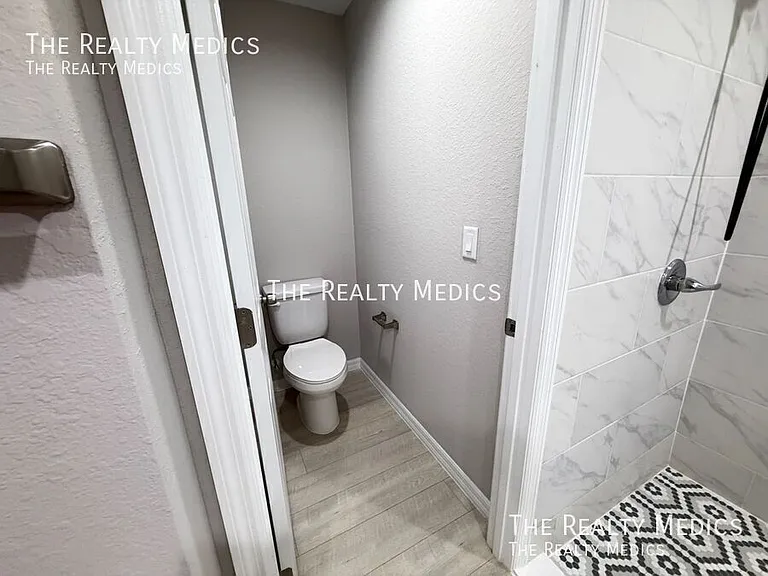 214 Locust Pass Trce — Photo 14