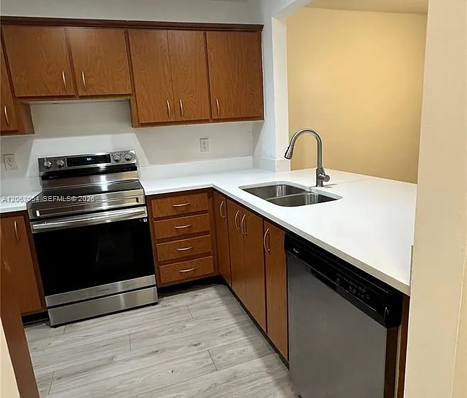 2902 SW 21st Ter #301C — Photo 25
