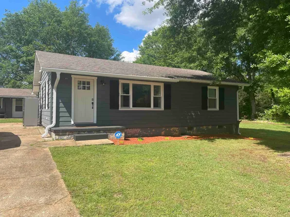 309 3rd Ave, Tuscumbia, AL 35674