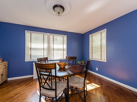 5th image of 8 N Cambridge St