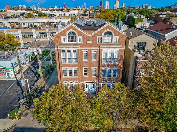 2nd image of 2741 N Southport Ave #2743-2N