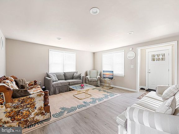 5th image of 32079 Dupont Blvd