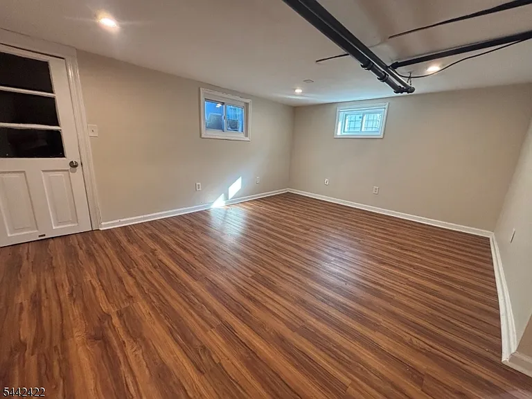 9 Cottage Ln — Photo 9