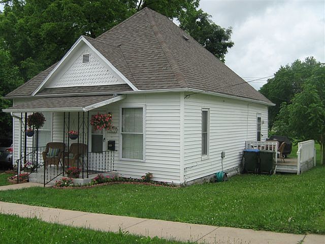 1st image of 1213 E Jefferson St