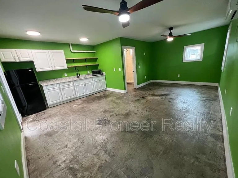 115 W Plymouth St #C — Photo 3