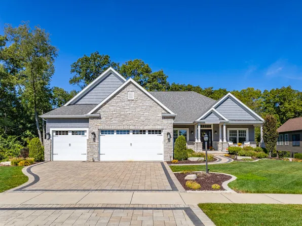 411 W Ashton Ln, Valparaiso, IN 46385