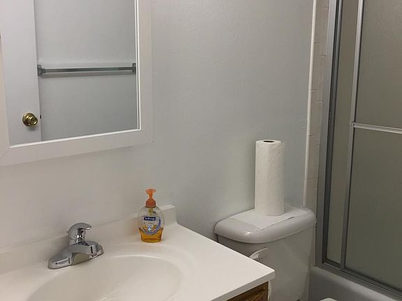4th image of 2422 18th Ave