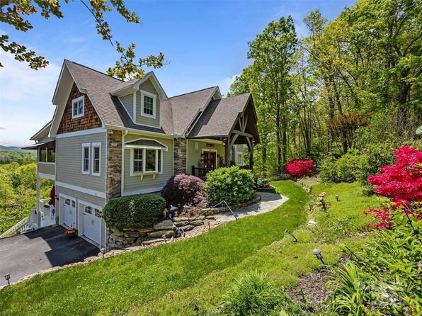 410 Lamp Post Dr, Zirconia, NC 28790