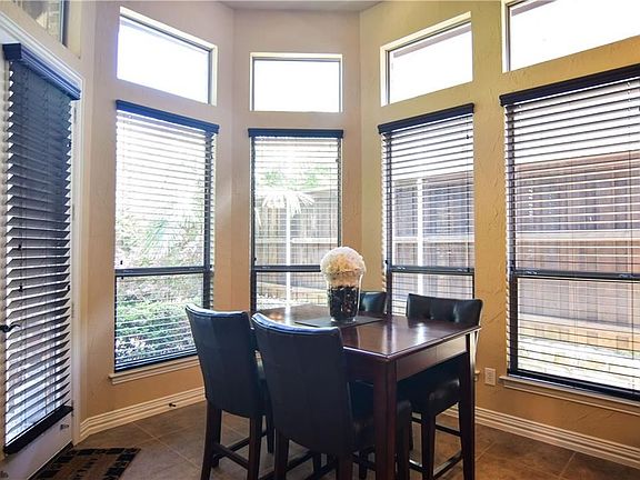 5th image of 4036 E Hill Dr