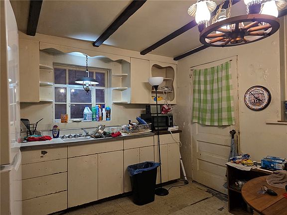 3rd image of 7010 Bennett Homewood