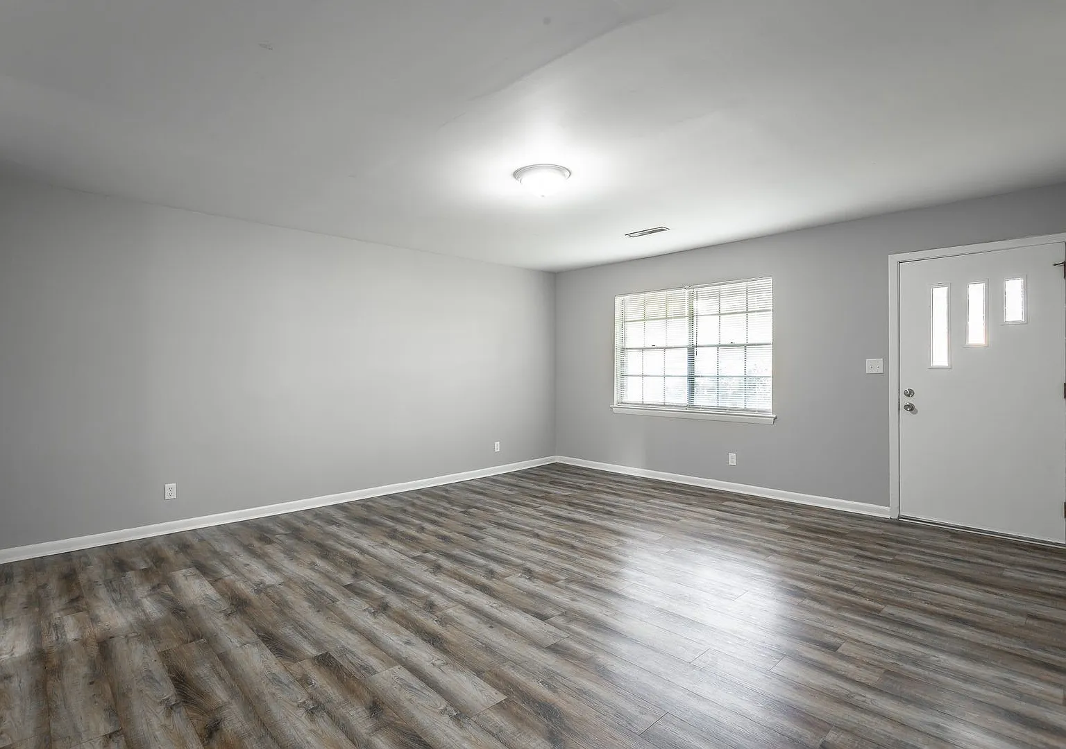 4711 Murray Lake Ln — Photo 2