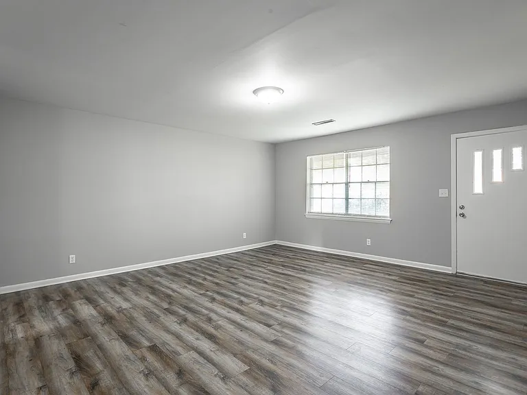 4711 Murray Lake Ln — Photo 2