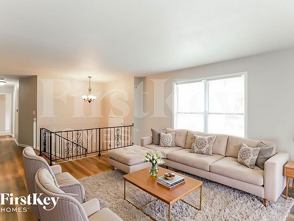 4th image of 5905 NW Whispering Oaks Ln