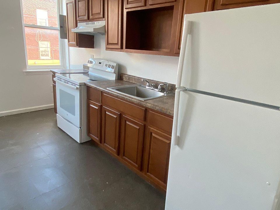 1st image of 425 W York St Floor 3