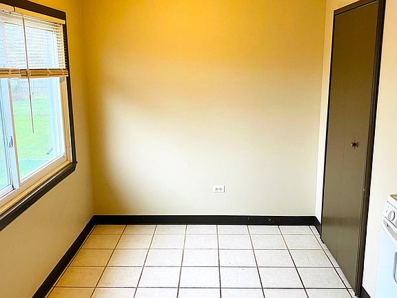 5th image of 40 N Elm Ln