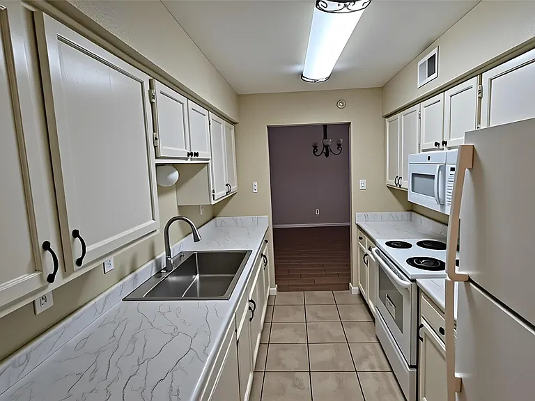 7400 Bellerive Dr #1204 — Photo 9