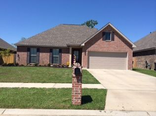 300 Still Waters Rd, Broussard, LA 70518