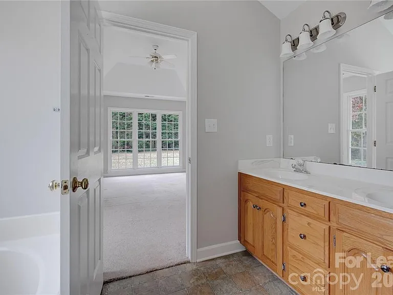 136 Trollingwood Ln — Photo 21