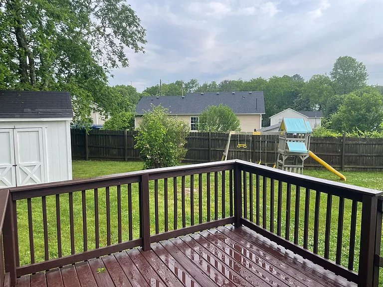 304 Eli Ct — Photo 10