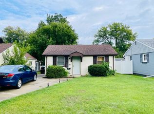 511 N Elmwood Dr, Aurora, IL 60506