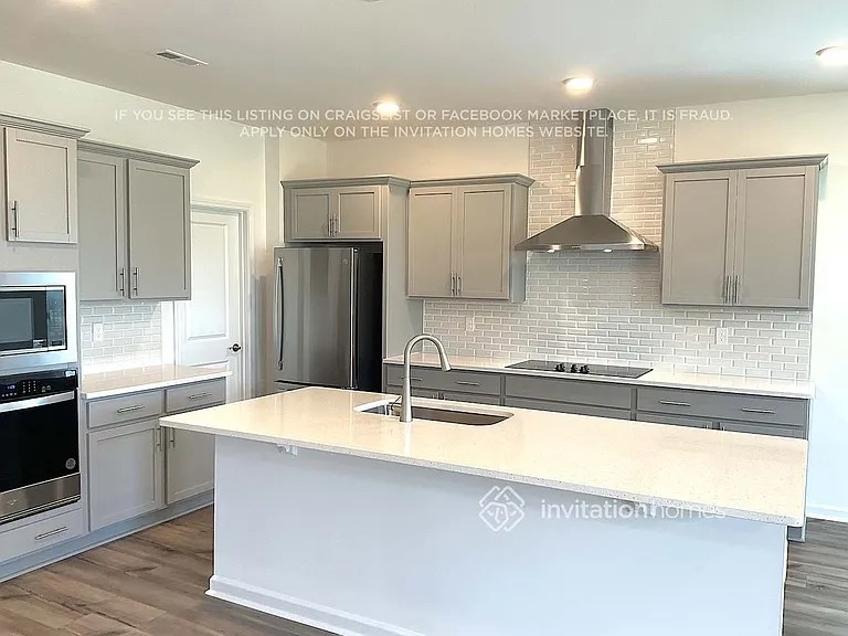 3816 Lantern Ln — Photo 5