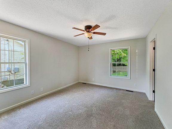 5th image of 387 Cranklen Cir