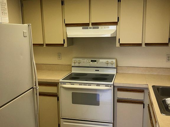 4th image of 1510 SE Royal Green Cir #203
