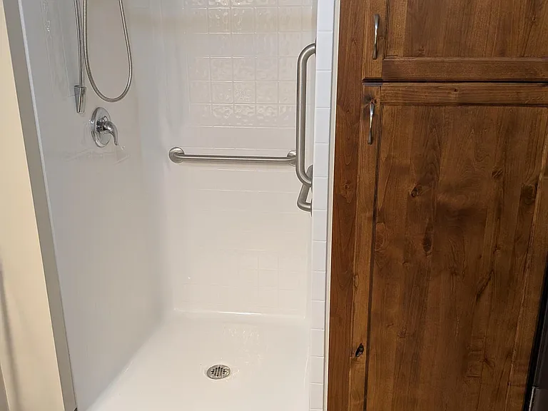 Bandon River Apartments — Photo 13