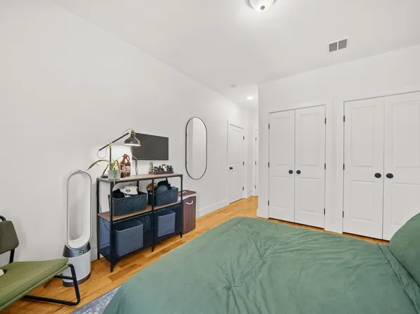 34 Van Reypen Street image 13 of 25