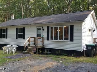 110 Gumwood Ln, Kunkletown, PA 18058