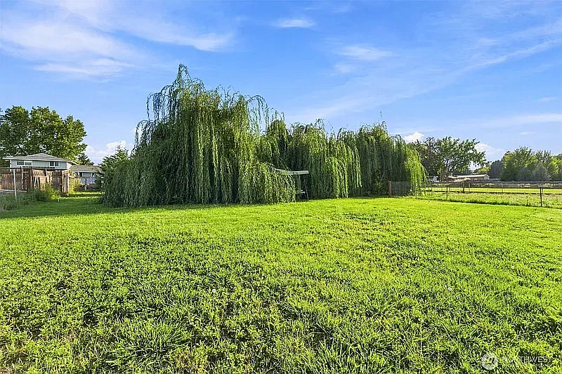 5 bed, 3314 sqft, $3,500 — Photo 4