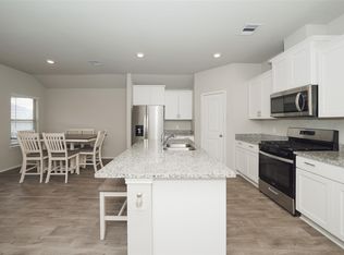 2407 Divot Ln, Navasota, TX 77868