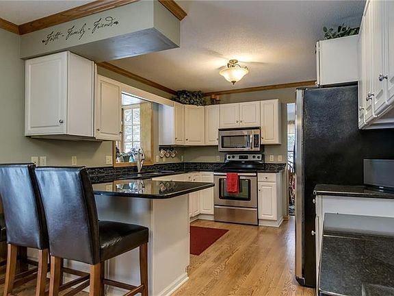 4th image of 2723 Cherry Blossom Ln